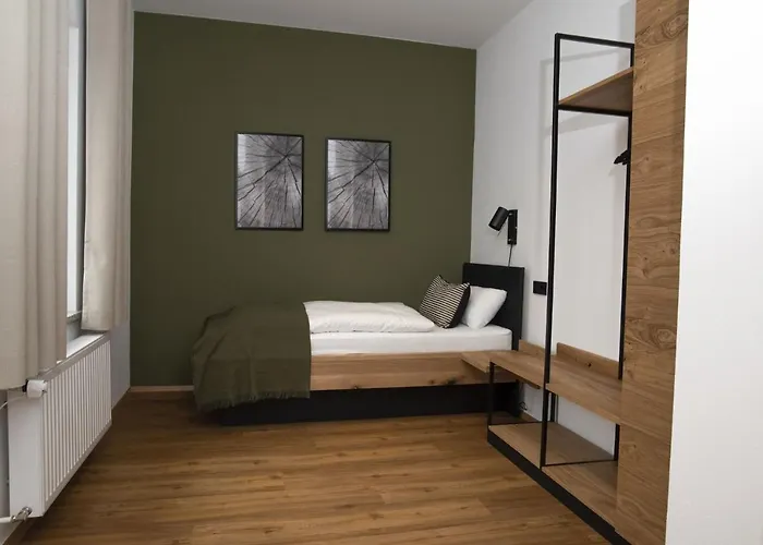 Holzfellas Hotell *